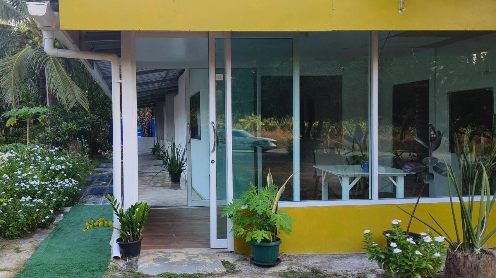 Batikseafood Airport & Room Ban Bo Sai Klang Екстериор снимка
